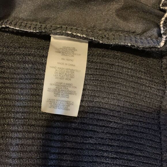 Athleisure Sioni (S) Vest - Black Knit Criss Cross Stitching Winter Chic Zip Up - Picture 5 of 6